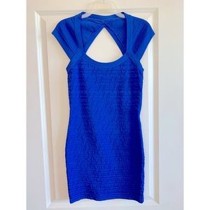 🎉NWT🎉 Guess Texture Dress